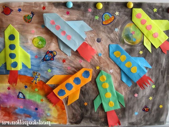 Вироби з паперу до Дня космонавтики для дитячого садка