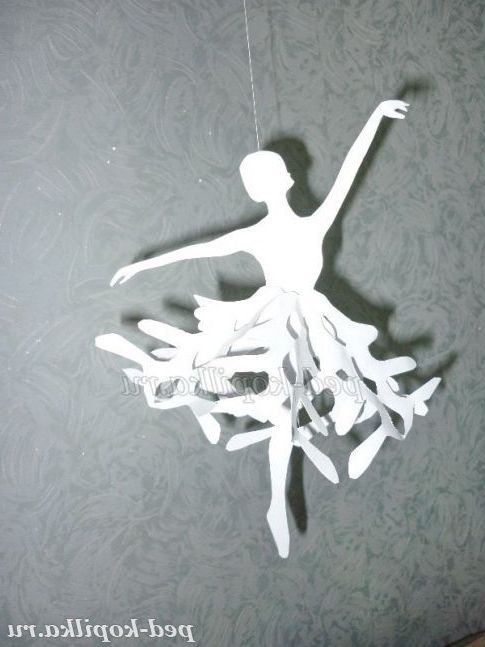 Сніжинка-балерина з паперу