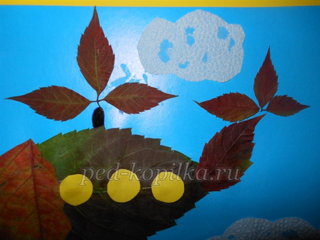 Аплікація з осіннього листя Осінній вальс квітів