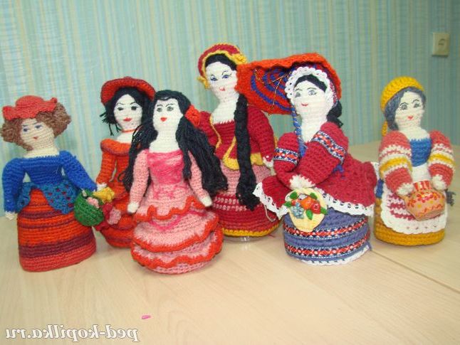 Сувенірна лялька