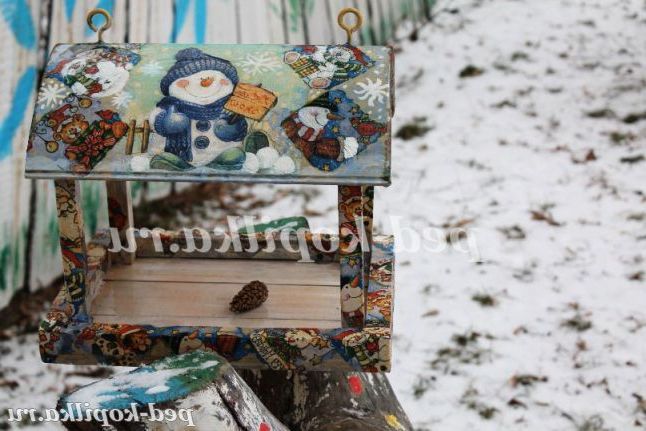 Годівниця для птахів у техніці дкупаж