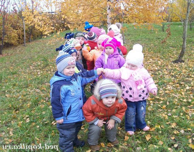 Ігри на прогулянці восени