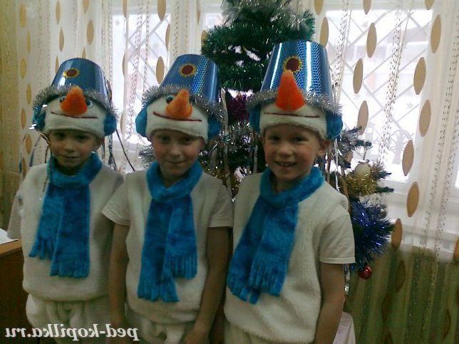 Веселі сніговички