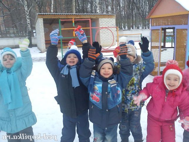 Зимова прогулянка в дитячому садку