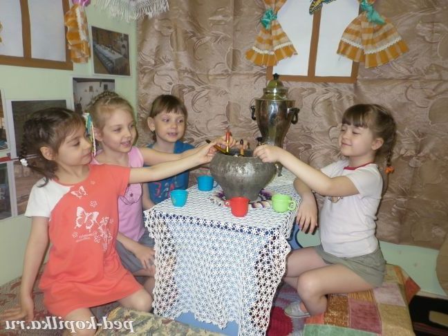 У російській хаті!