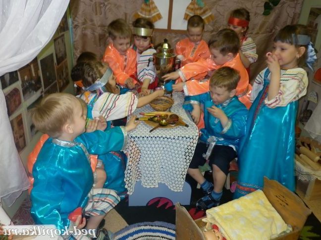 У російській хаті!