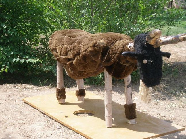 Жив-був у бабусі сіренький козлик