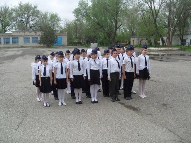 Огляд пісні і строю. Наш загін