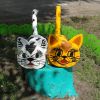 Коти на пеньку.
