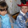 Друзі на новорічному святі